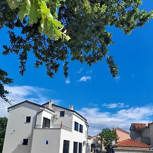 Iggy , Malinska Kroatië